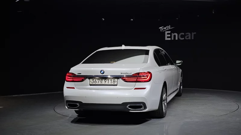 BMW 7-Series