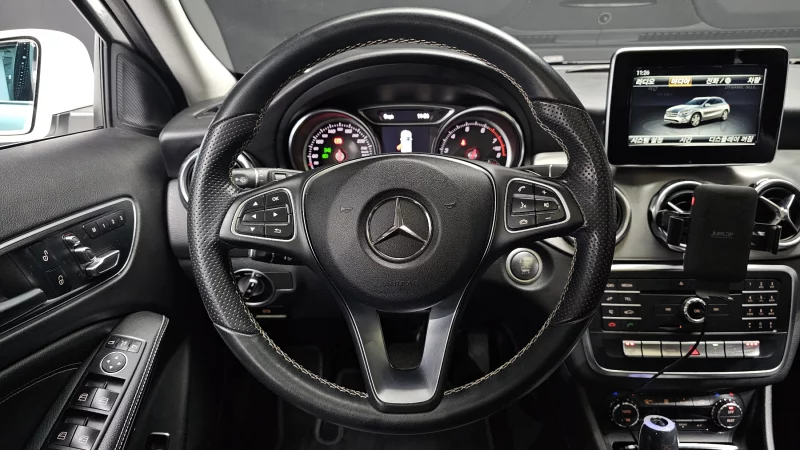 Mercedes-Benz GLA-Class