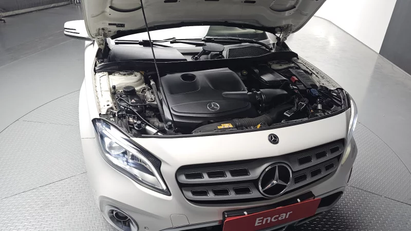 Mercedes-Benz GLA-Class