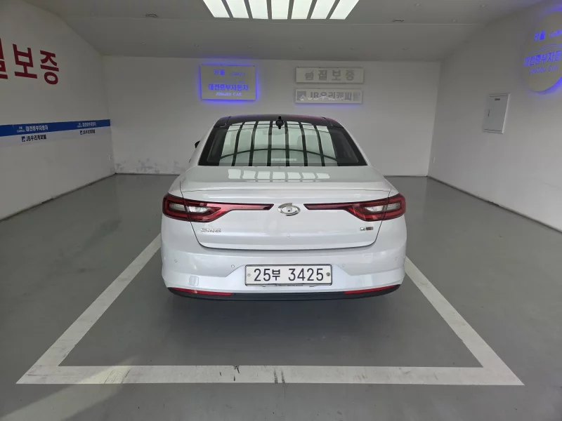 Renault SM6