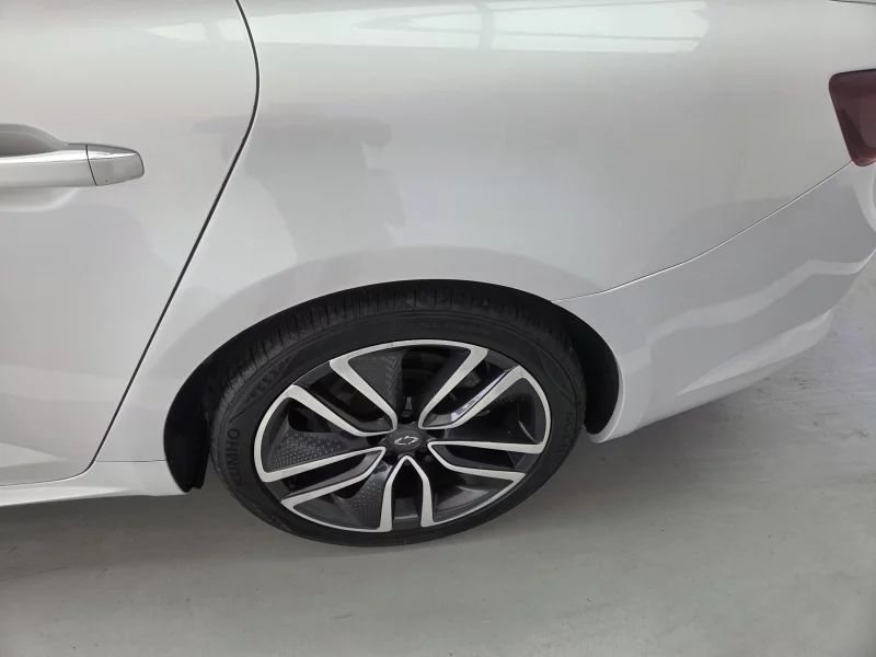Renault SM6