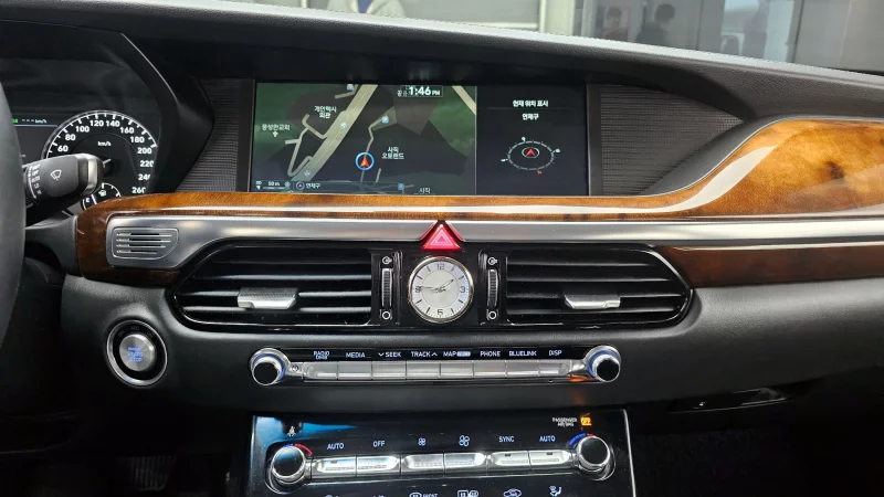 Genesis EQ900