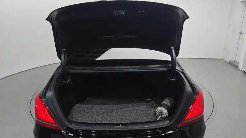 Genesis EQ900
