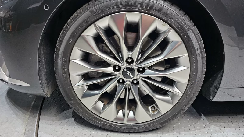 Kia K8