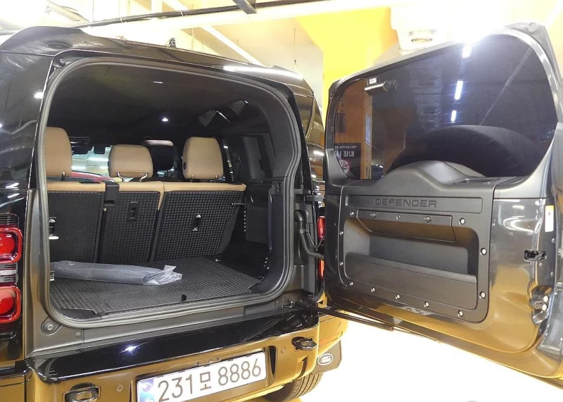 Land Rover Defender