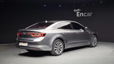 Renault SM6