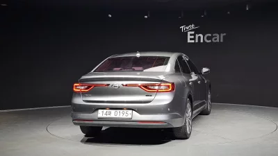 Renault SM6