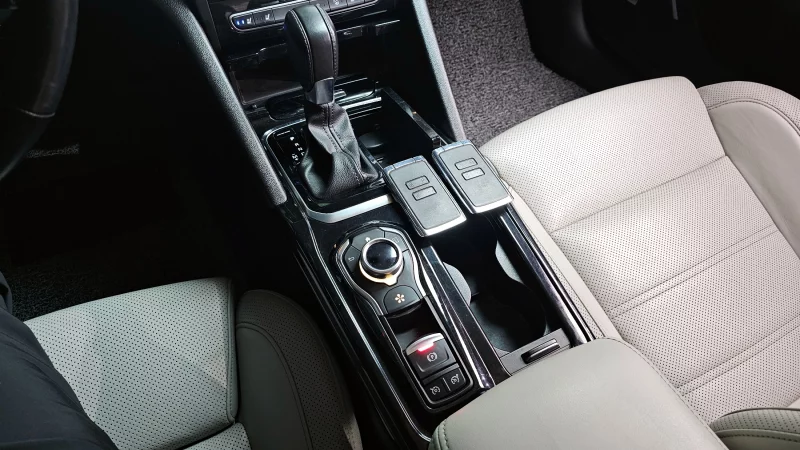 Renault SM6