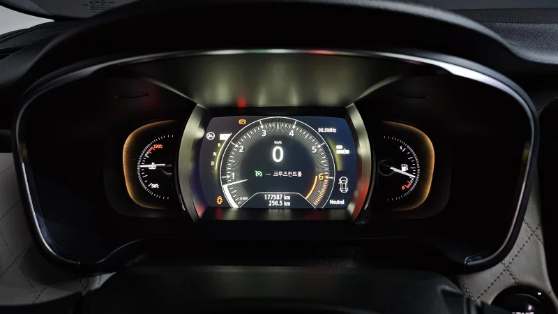Renault SM6