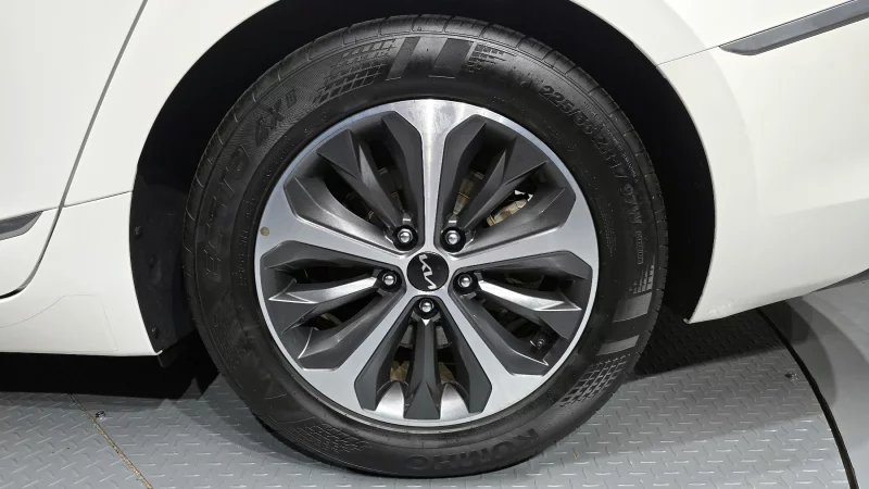 Kia K8