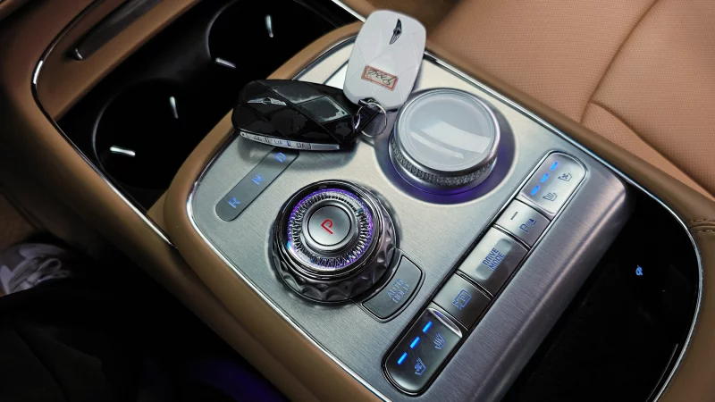 Genesis G90