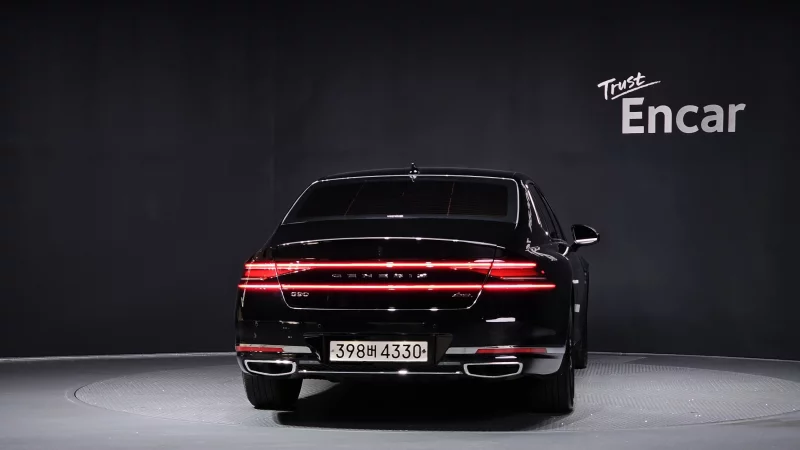 Genesis G90