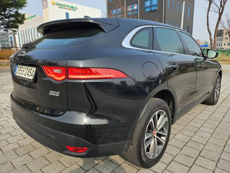 Jaguar F-PACE