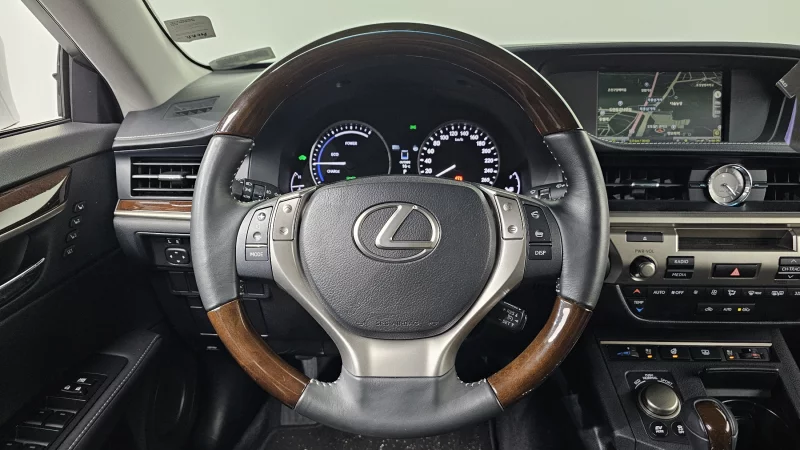Lexus ES300h