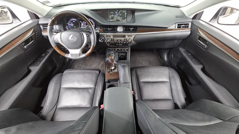 Lexus ES300h