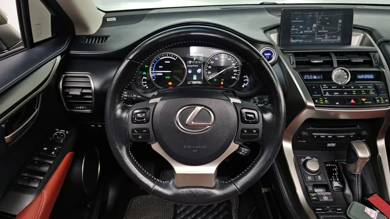Lexus NX300h