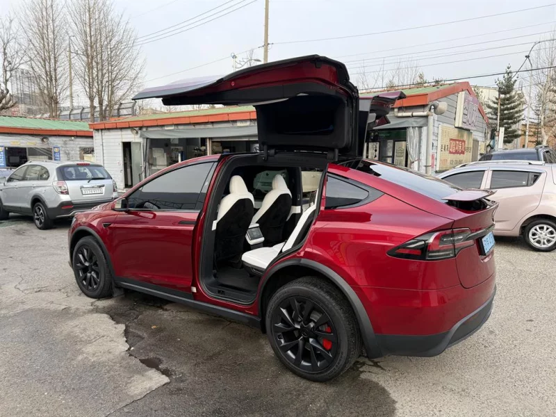 Tesla MODEL X