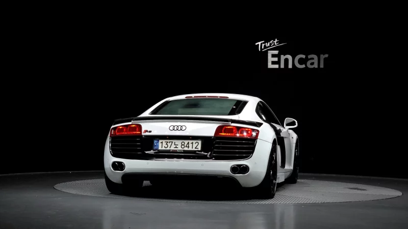 Audi R8