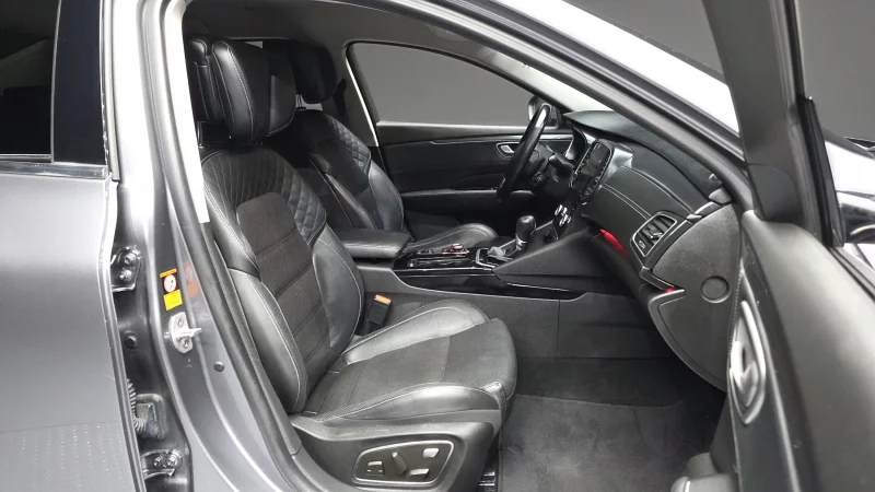 Renault SM6