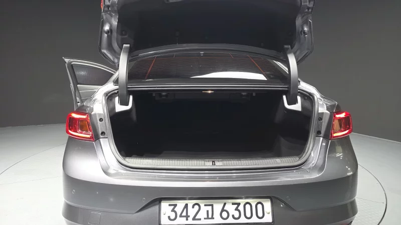Renault SM6