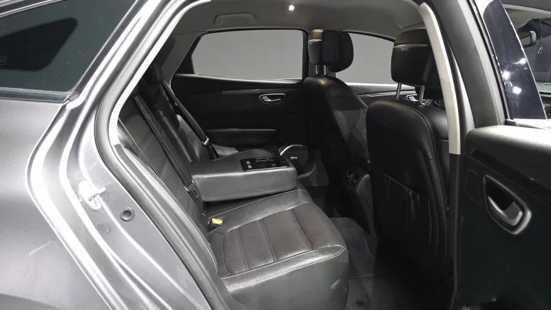 Renault SM6