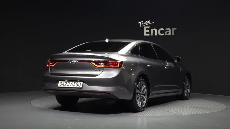 Renault SM6