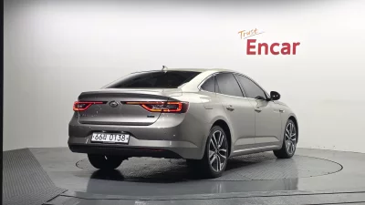 Renault SM6