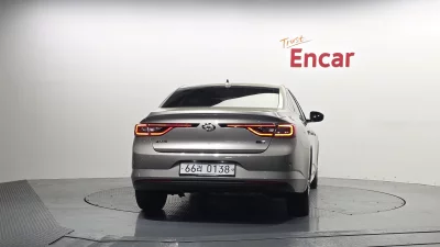 Renault SM6