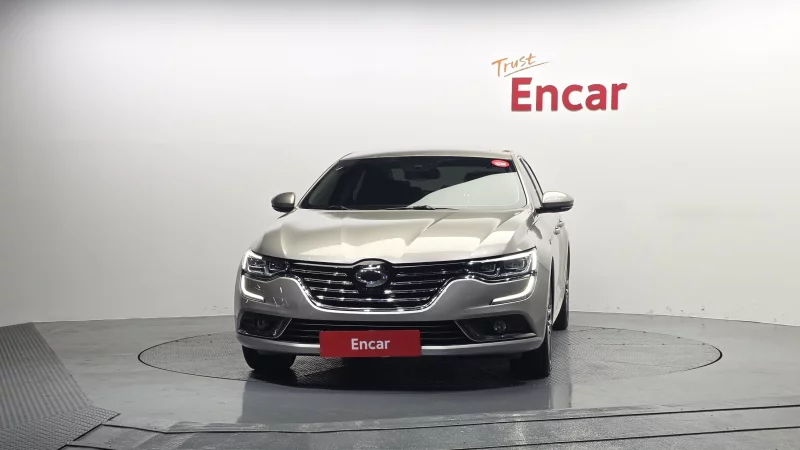 Renault SM6