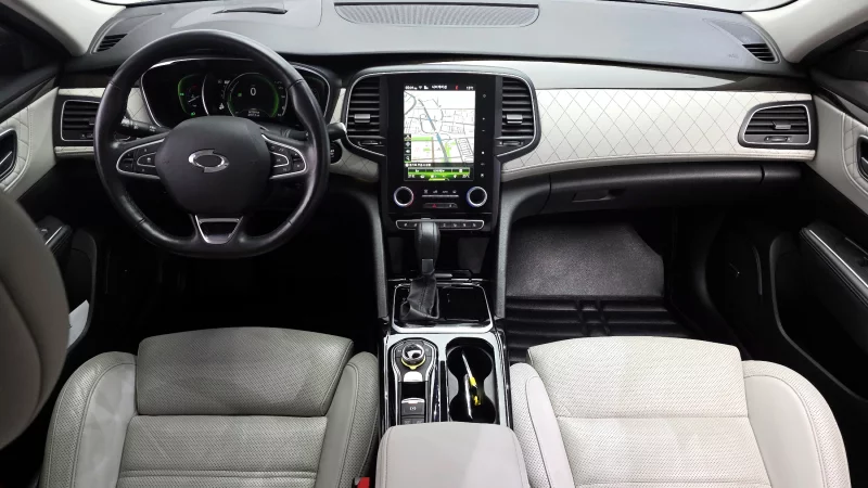 Renault SM6
