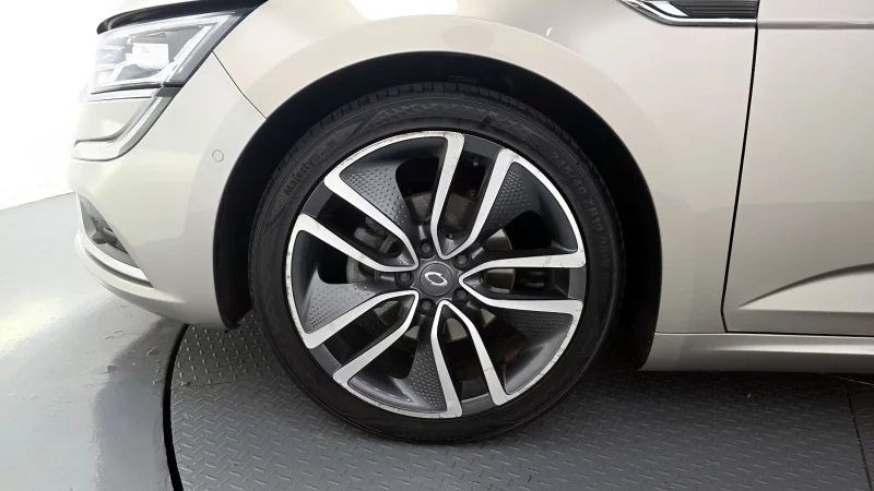 Renault SM6