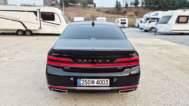 Genesis G90
