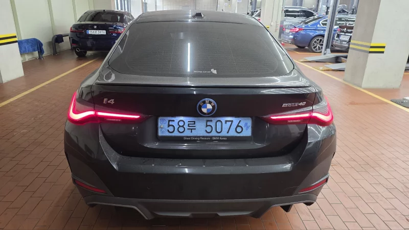 BMW i4