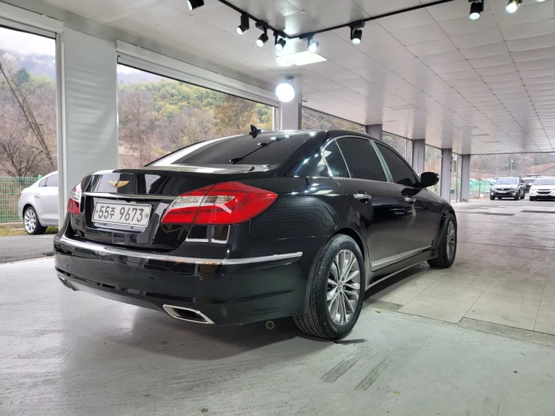 Hyundai Genesis
