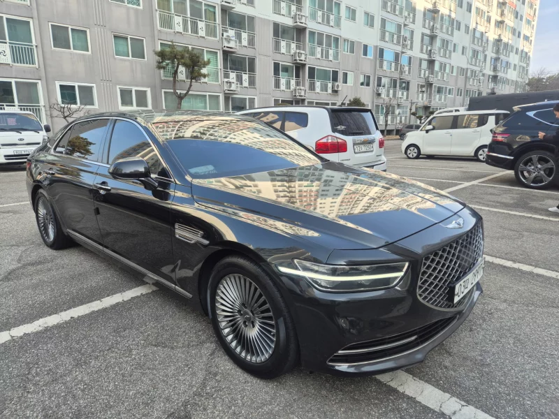 Genesis G90