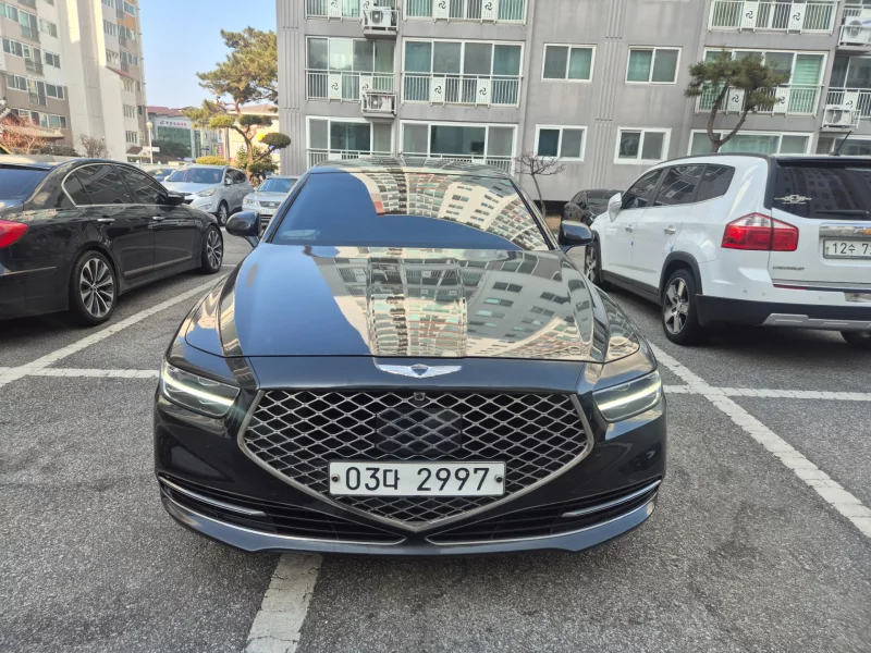 Genesis G90