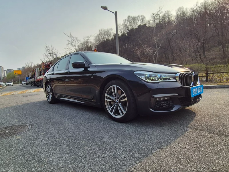 BMW 7-Series