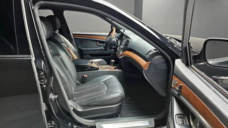 SsangYong Chairman W