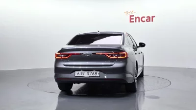 Renault SM6