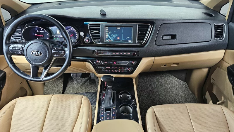 Kia Carnival