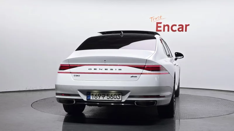 Genesis G90