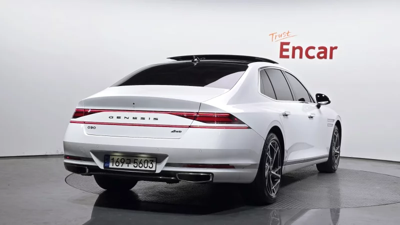 Genesis G90