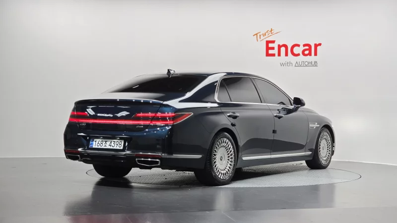 Genesis G90