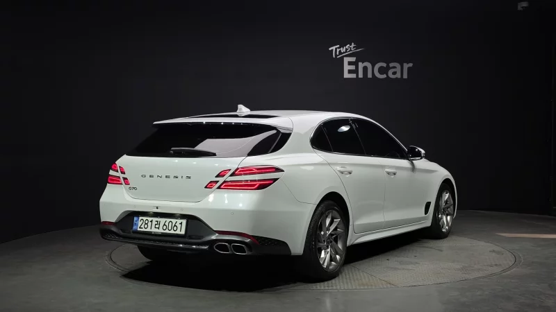 Genesis G70