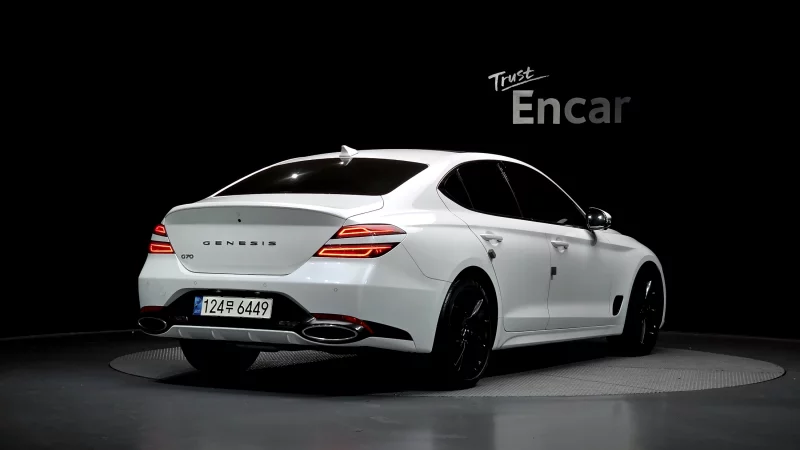 Genesis G70