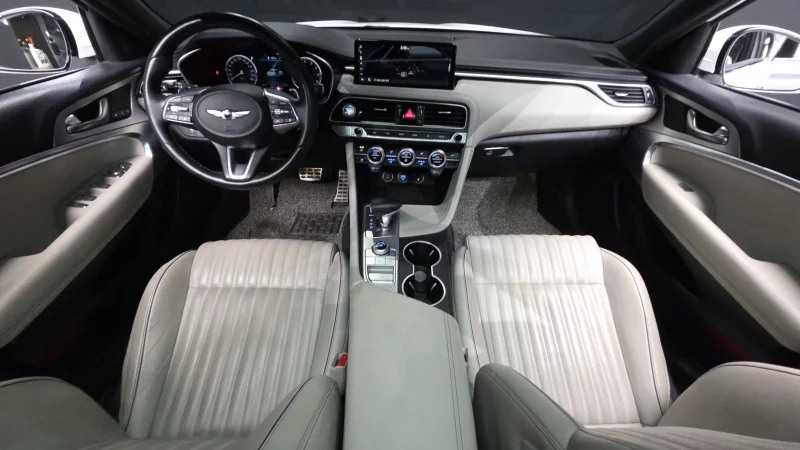 Genesis G70