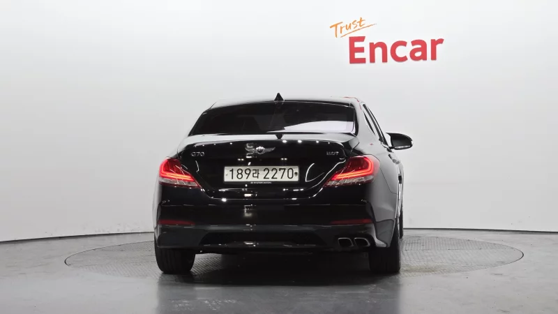 Genesis G70