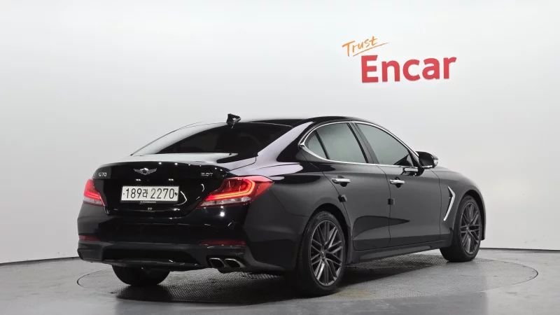 Genesis G70