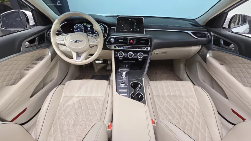 Genesis G70