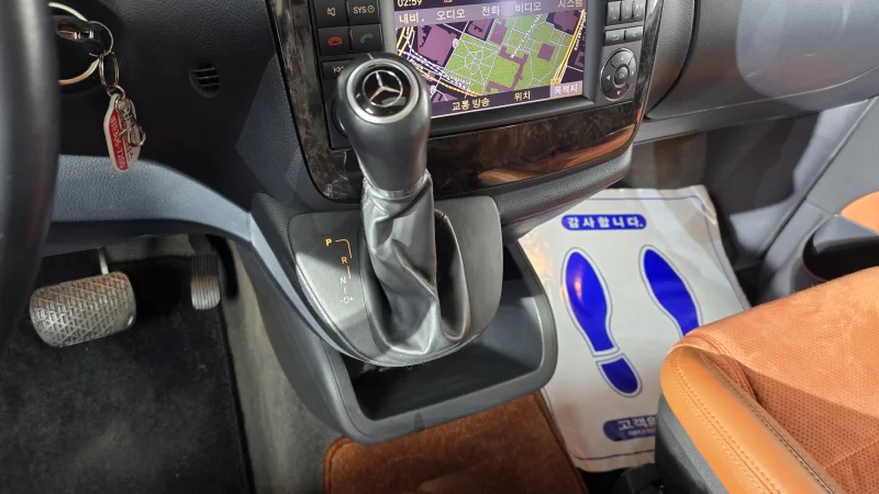 Mercedes-Benz V-Class